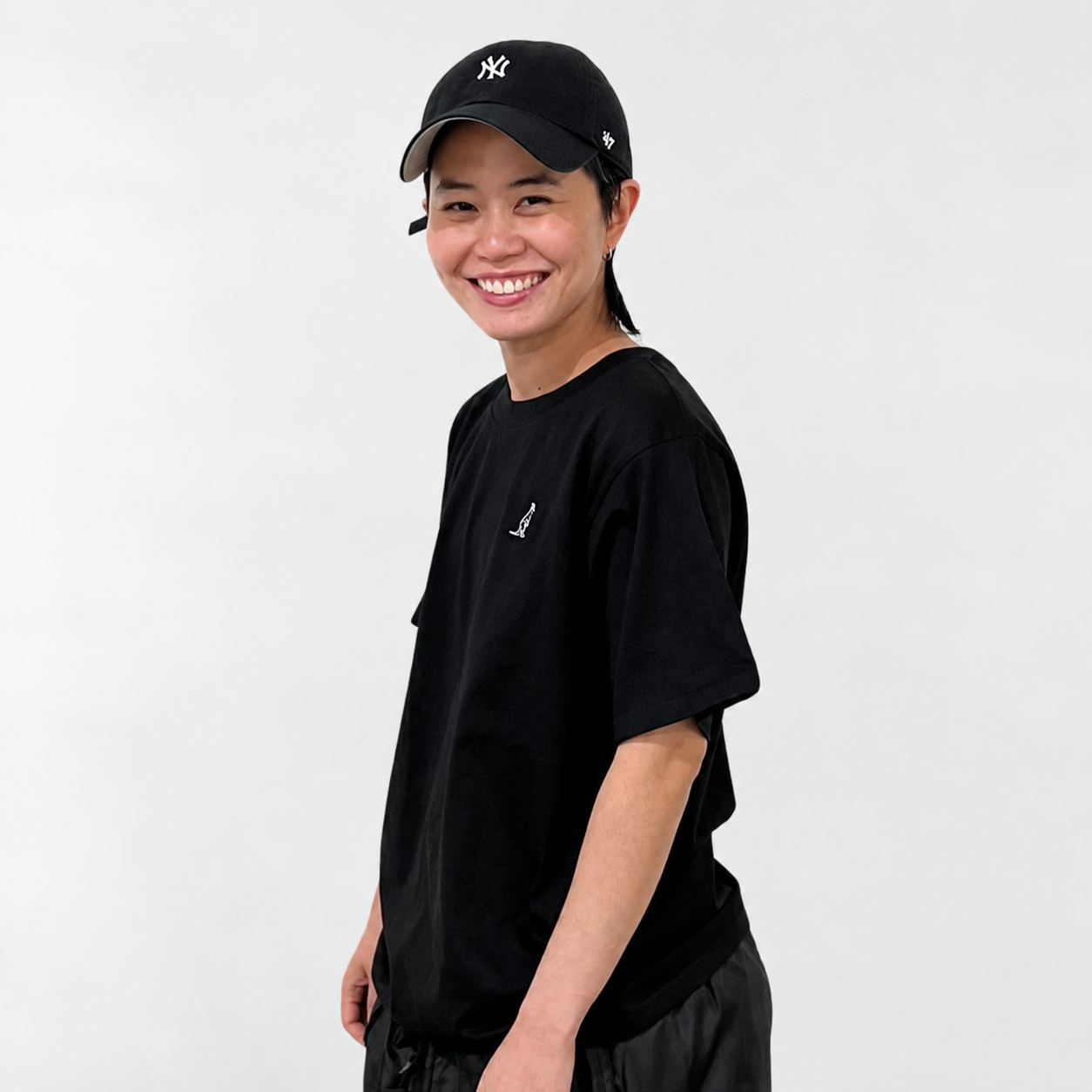 Dark Mute Tee - Women